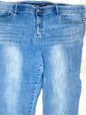 Women's Light Blue Skinny Jeans with Stretch - Classic Slim Fit Size 24